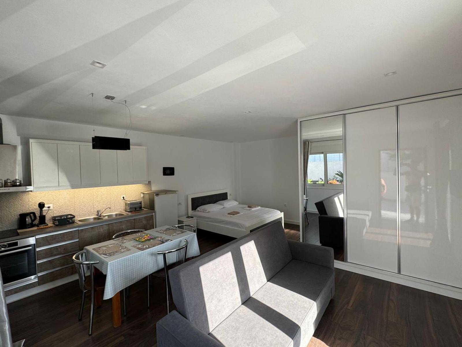 Sulozeqi Apartments Ksamil Eksteriør bilde