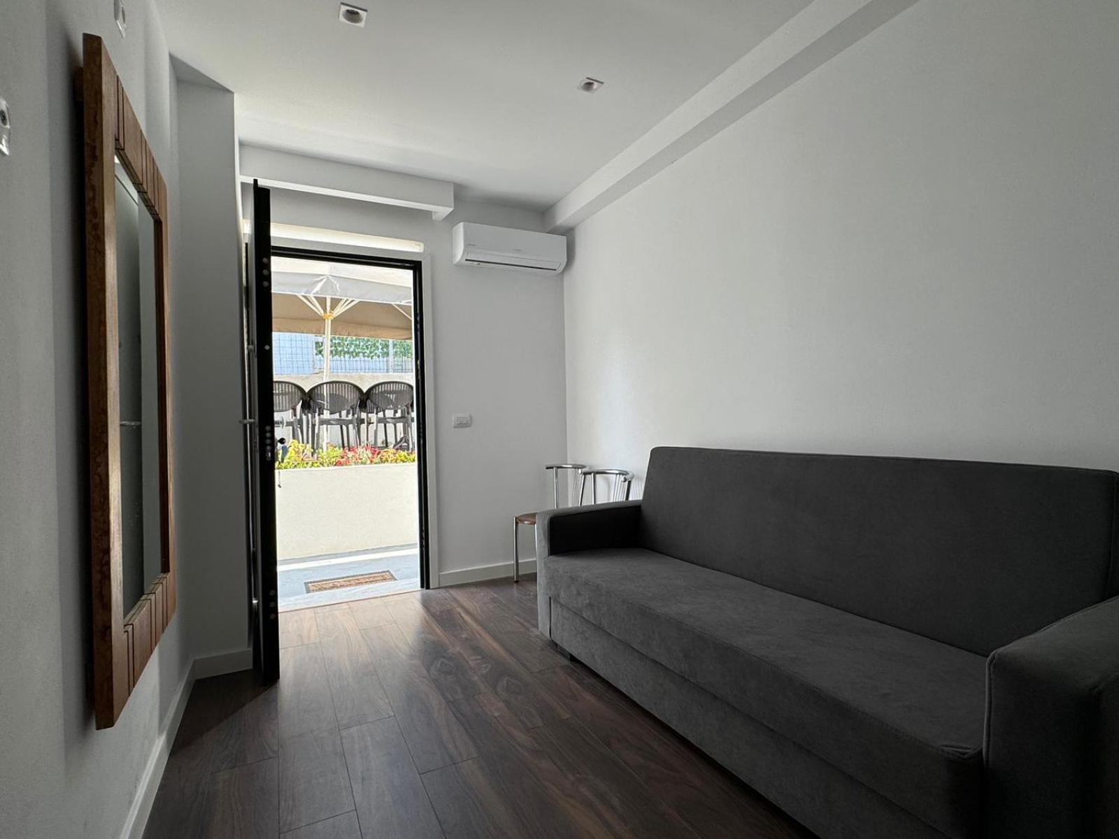 Sulozeqi Apartments Ksamil Eksteriør bilde